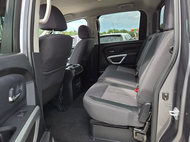 2024 Nissan TITAN XD SV