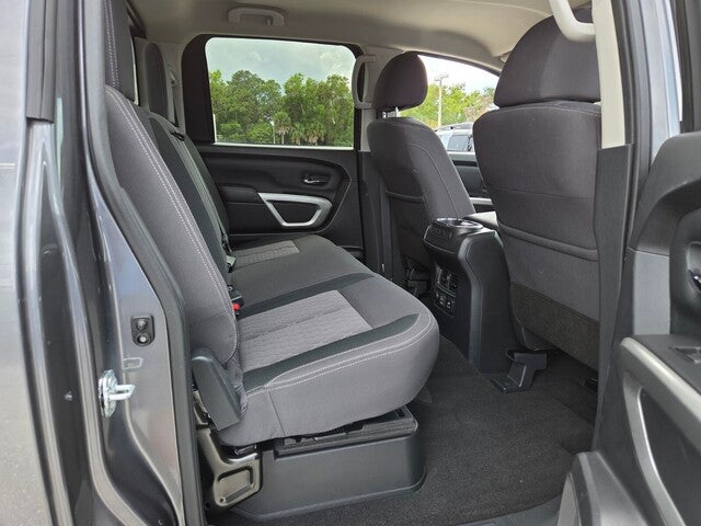 2024 Nissan TITAN XD SV