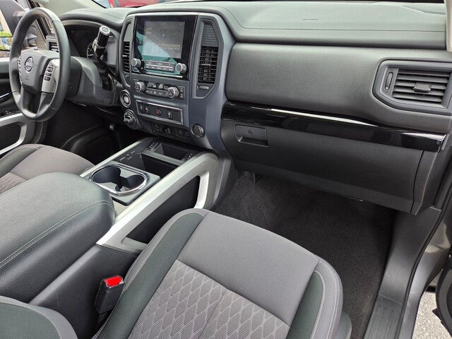 2024 Nissan TITAN XD SV