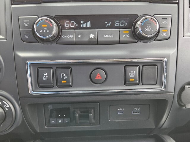 2024 Nissan TITAN XD SV