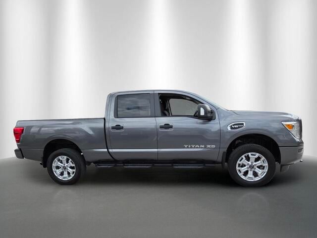2024 Nissan TITAN XD SV