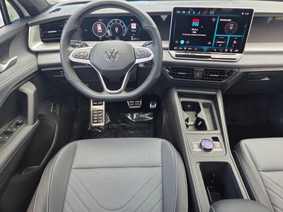 2025 Volkswagen Tiguan 2.0T SE R-LINE BLACK