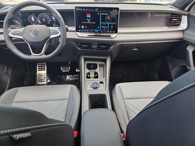 2025 Volkswagen Tiguan 2.0T SE R-LINE BLACK