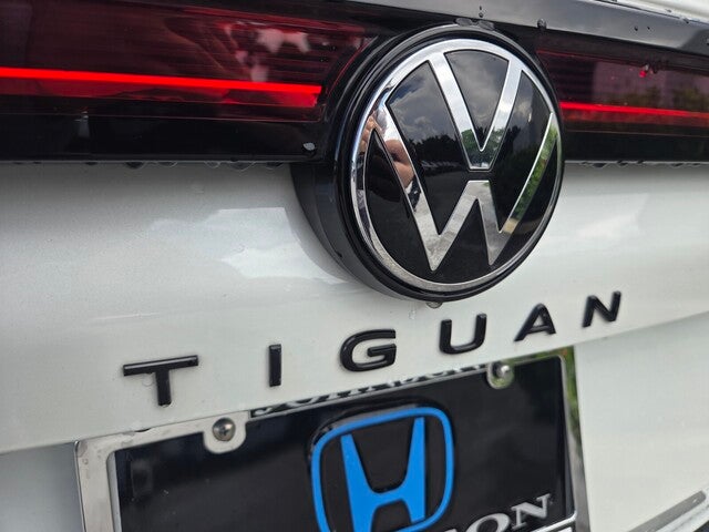 2025 Volkswagen Tiguan 2.0T SE R-LINE BLACK
