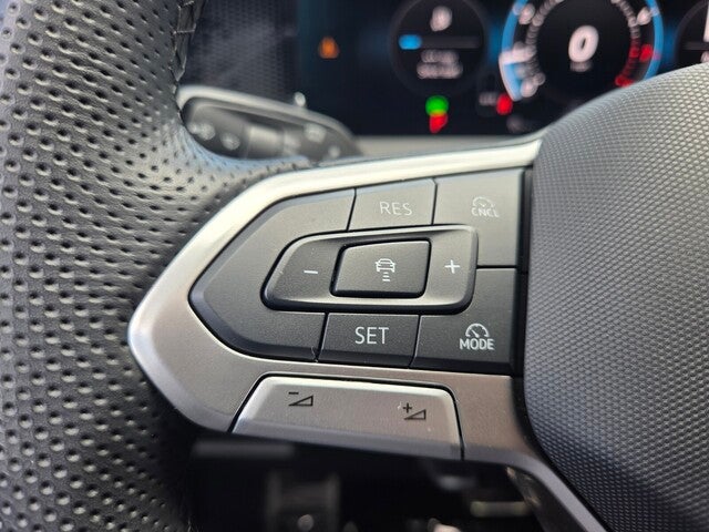 2025 Volkswagen Tiguan 2.0T SE R-LINE BLACK