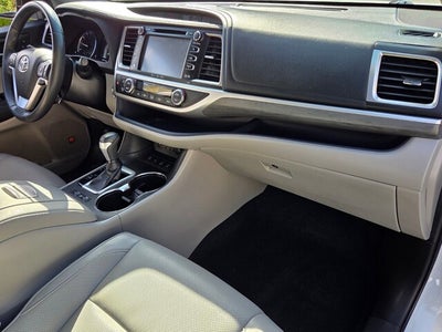 2019 Toyota HIGHLANDER LIMITED