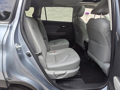 2023 Toyota HIGHLANDER XLE