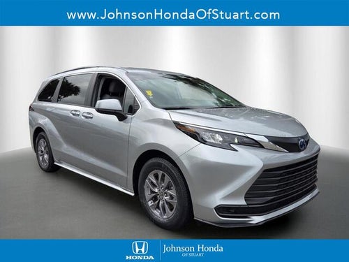 2024 Toyota SIENNA LE