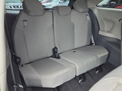 2024 Toyota SIENNA LE