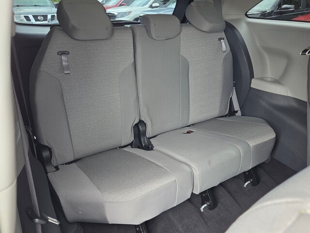 2024 Toyota SIENNA LE