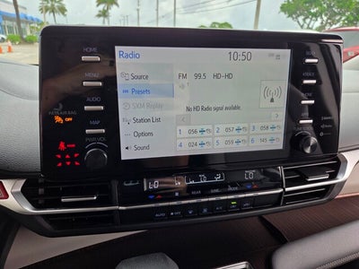 2024 Toyota SIENNA LE