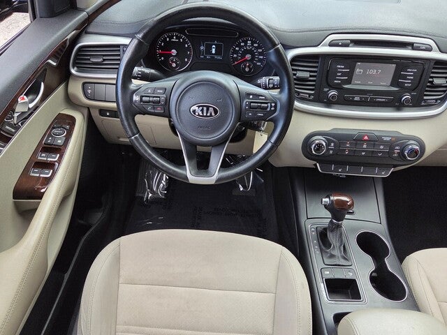 2016 Kia SORENTO LX