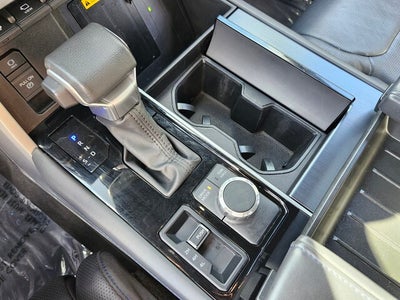 2024 Toyota SEQUOIA PLATINUM