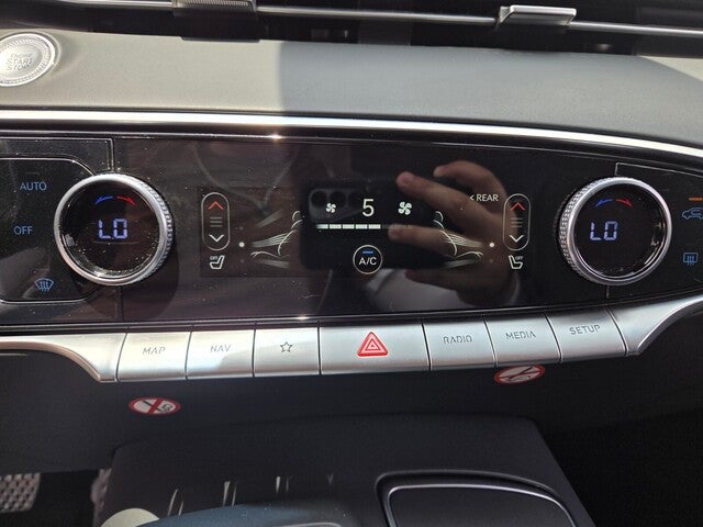 2025 Genesis GV70 2.5T