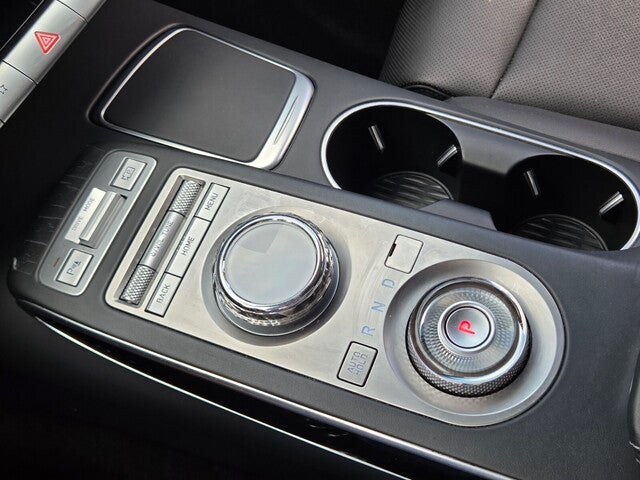 2025 Genesis GV70 2.5T