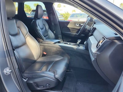 2021 Volvo XC60 T5 INSCRIPTION