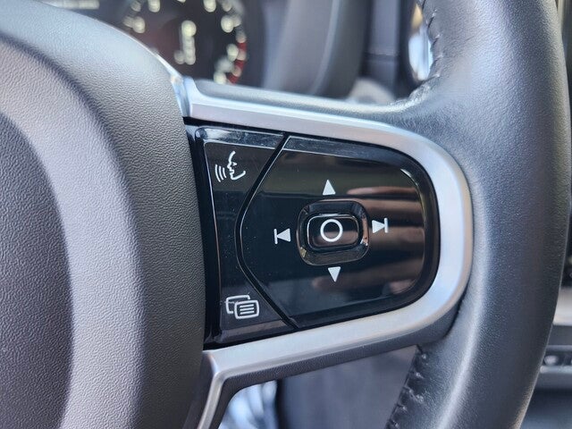 2021 Volvo XC60 T5 INSCRIPTION