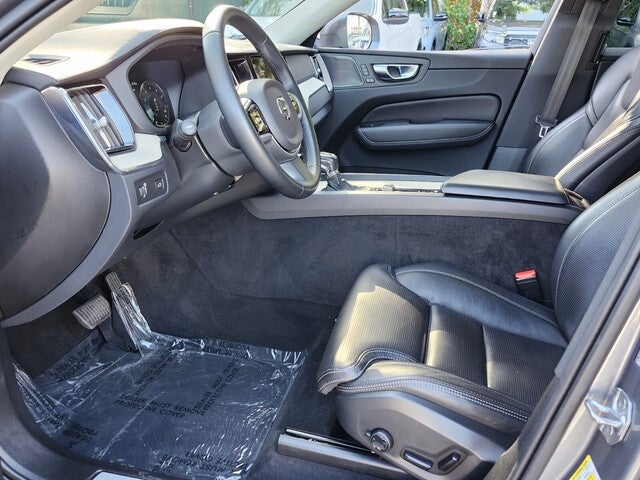 2021 Volvo XC60 T5 INSCRIPTION