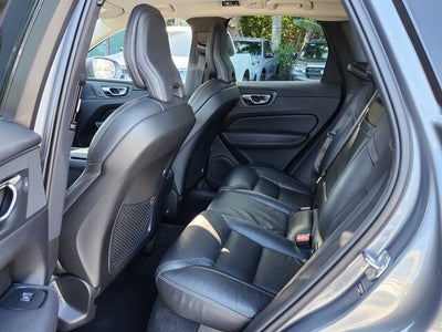 2021 Volvo XC60 T5 INSCRIPTION