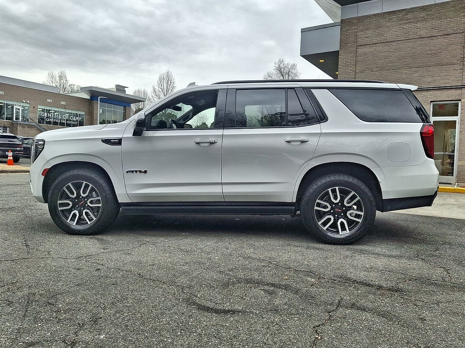 2022 GMC Yukon 4WD AT4