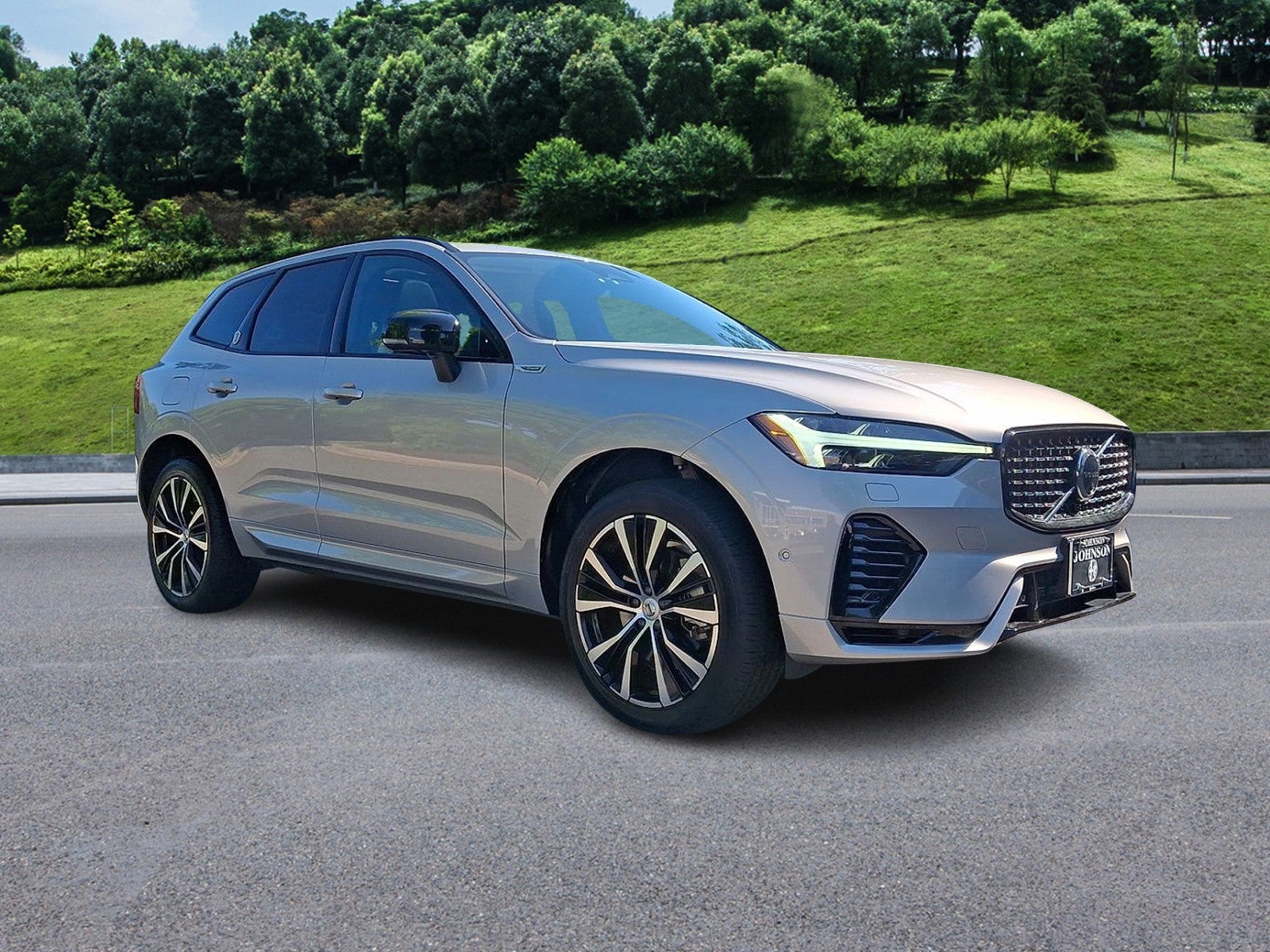 2023 Volvo XC60 Recharge Plug-In Hybrid T8 Ultimate Dark Theme