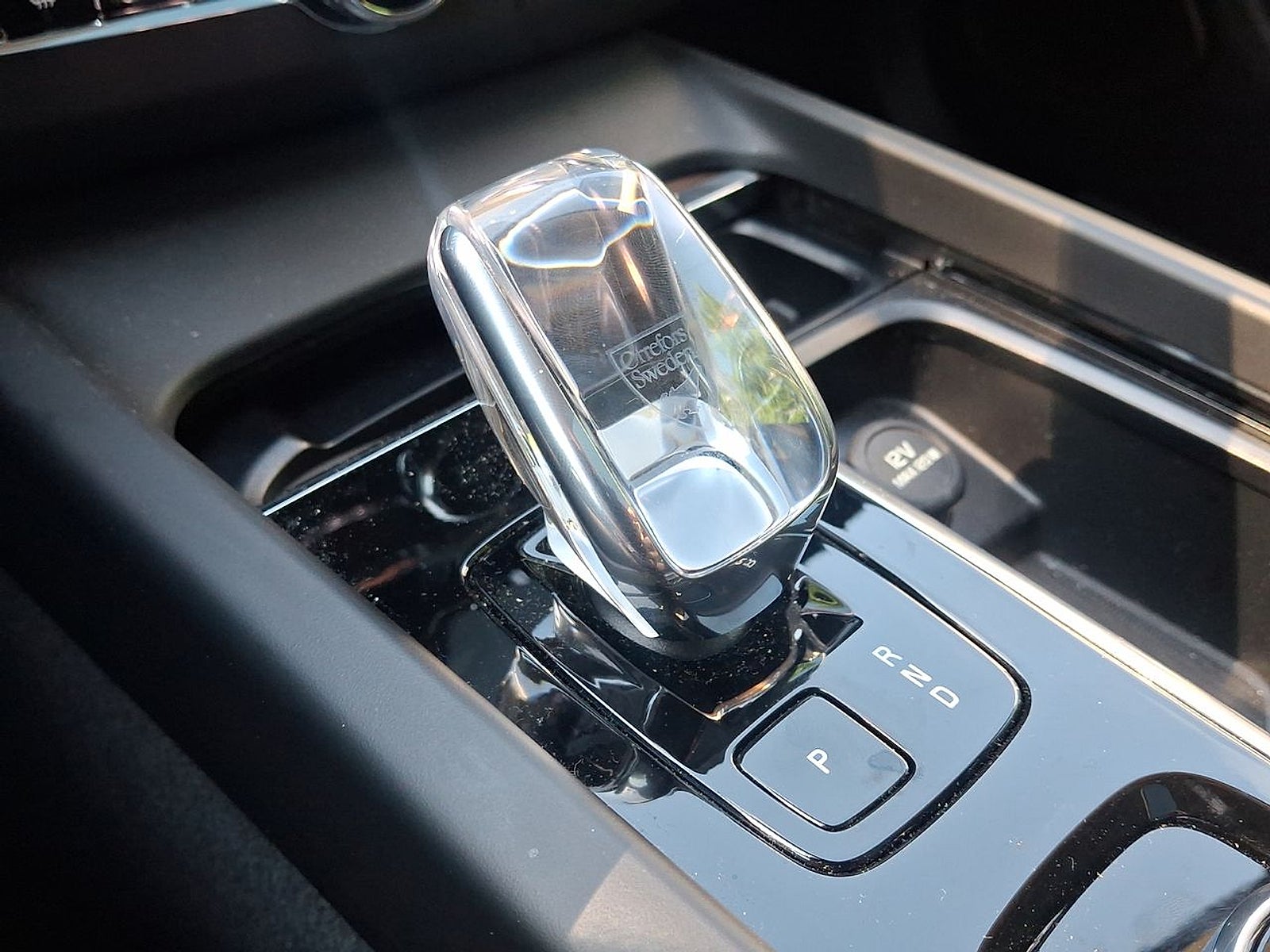 2023 Volvo XC60 Recharge Plug-In Hybrid T8 Ultimate Dark Theme