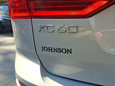 2023 Volvo XC60 Recharge Plug-In Hybrid T8 Ultimate Dark Theme