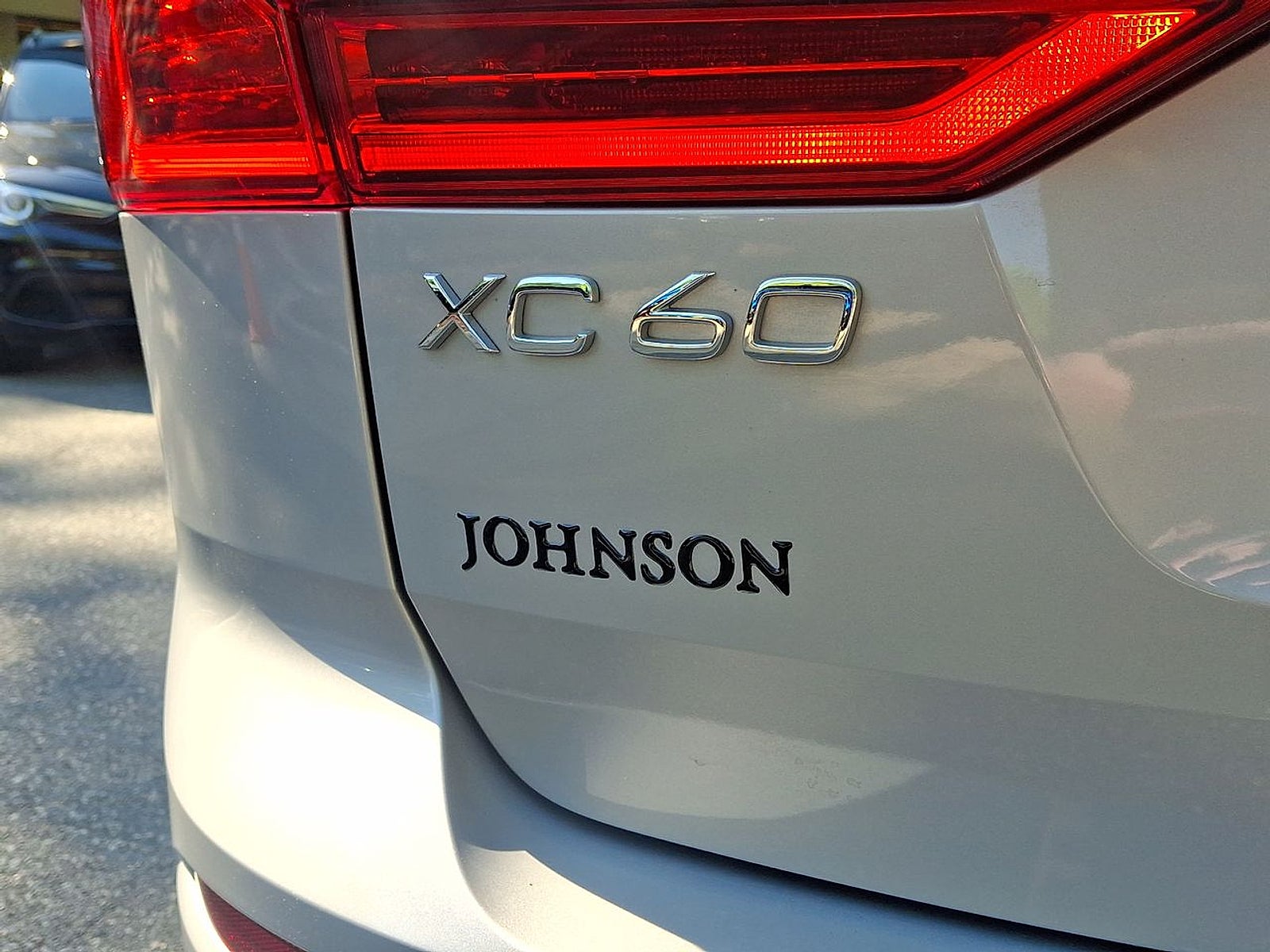 2023 Volvo XC60 Recharge Plug-In Hybrid T8 Ultimate Dark Theme