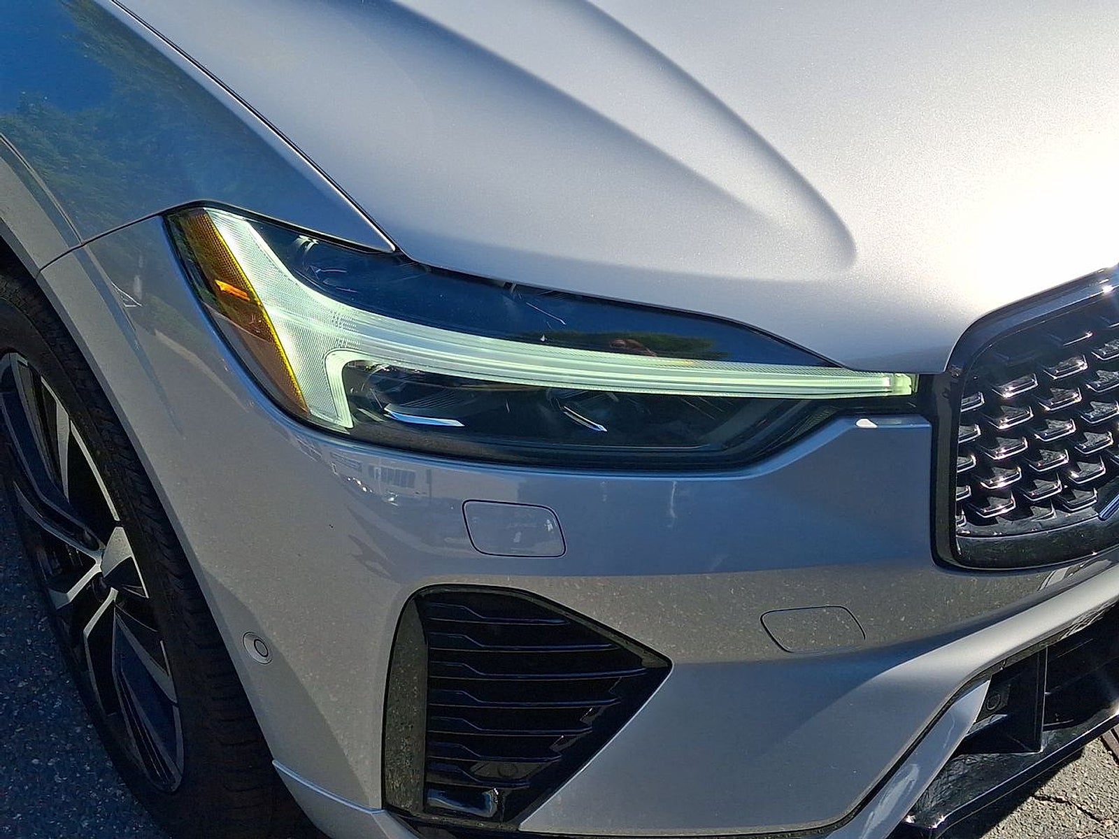 2023 Volvo XC60 Recharge Plug-In Hybrid T8 Ultimate Dark Theme