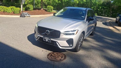 2023 Volvo XC60 Recharge Plug-In Hybrid T8 Ultimate Dark Theme