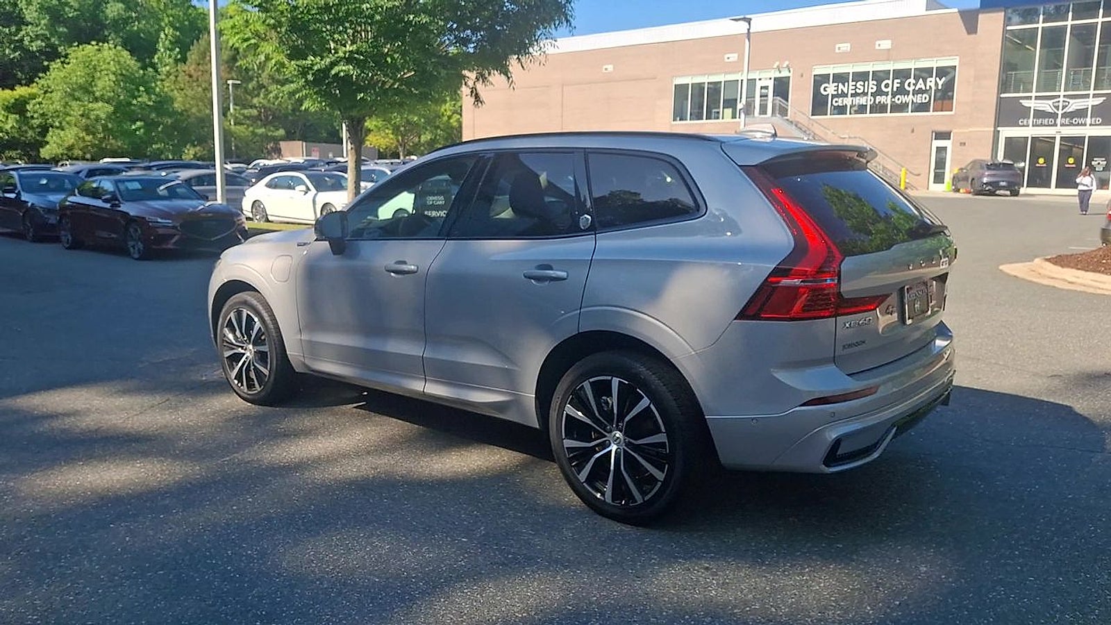 2023 Volvo XC60 Recharge Plug-In Hybrid T8 Ultimate Dark Theme