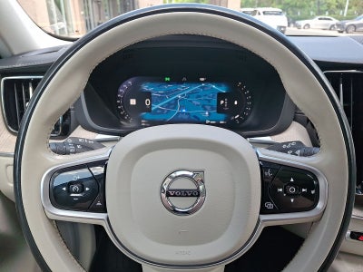 2022 Volvo XC60 B5 Inscription