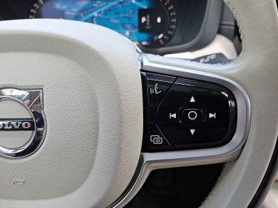 2022 Volvo XC60 B5 Inscription
