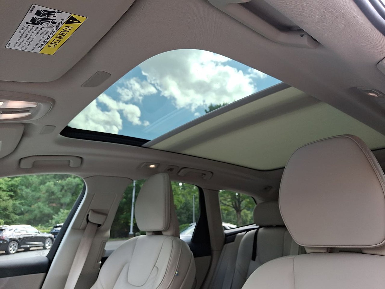 2022 Volvo XC60 B5 Inscription