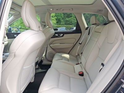 2022 Volvo XC60 B5 Inscription