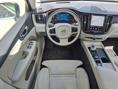 2022 Volvo XC60 B5 Inscription