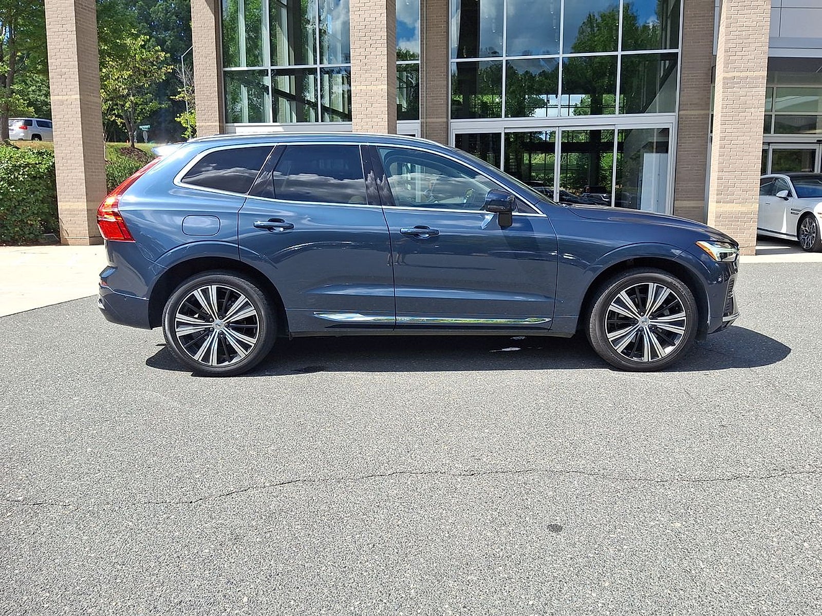 2022 Volvo XC60 B5 Inscription