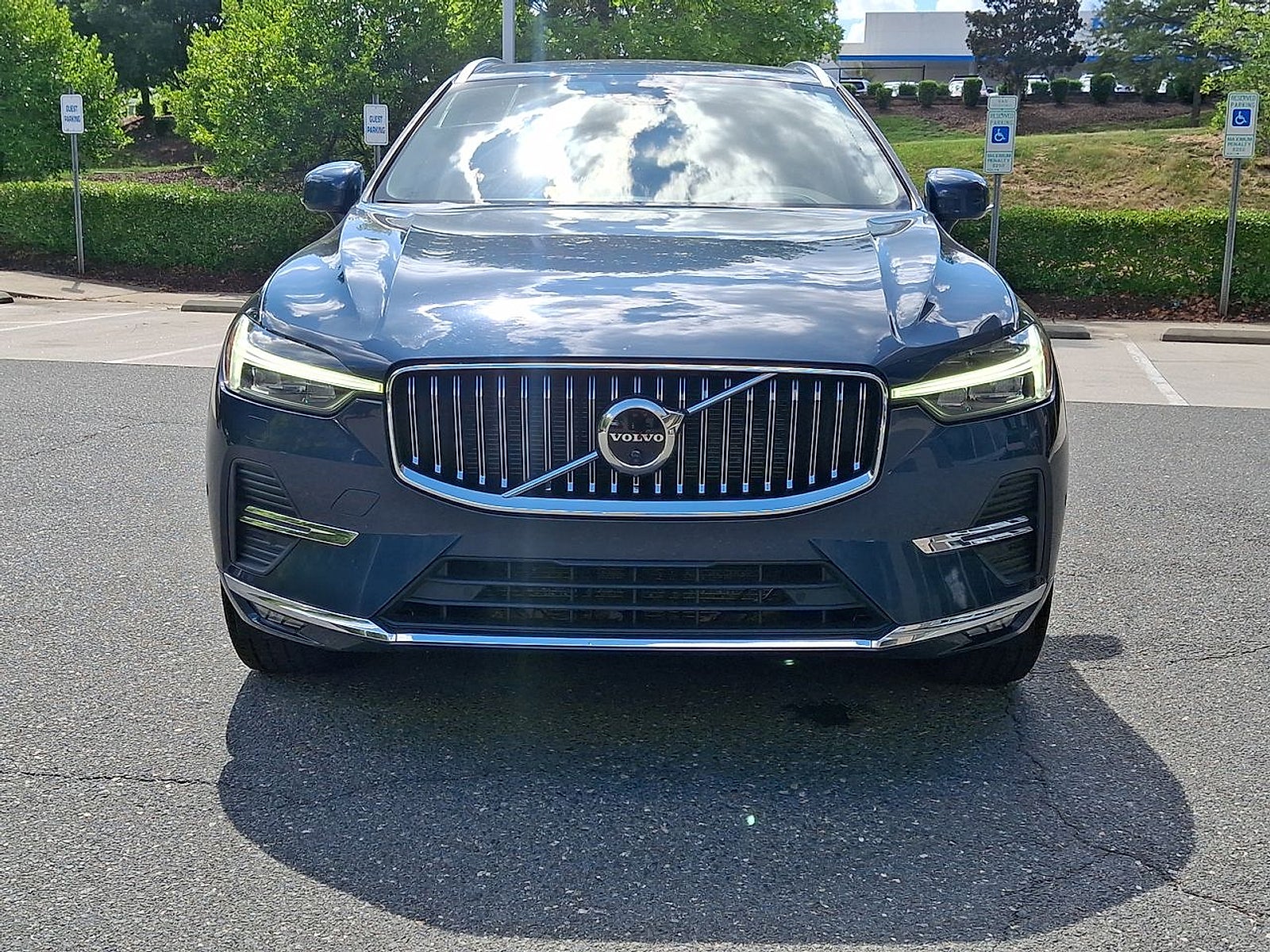 2022 Volvo XC60 B5 Inscription