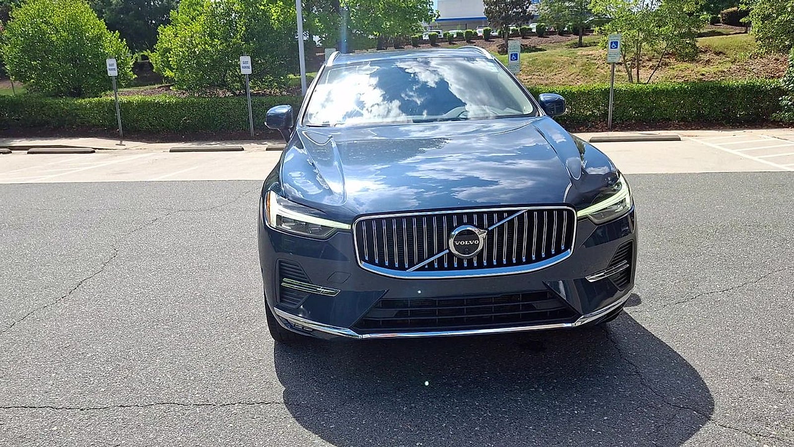 2022 Volvo XC60 B5 Inscription