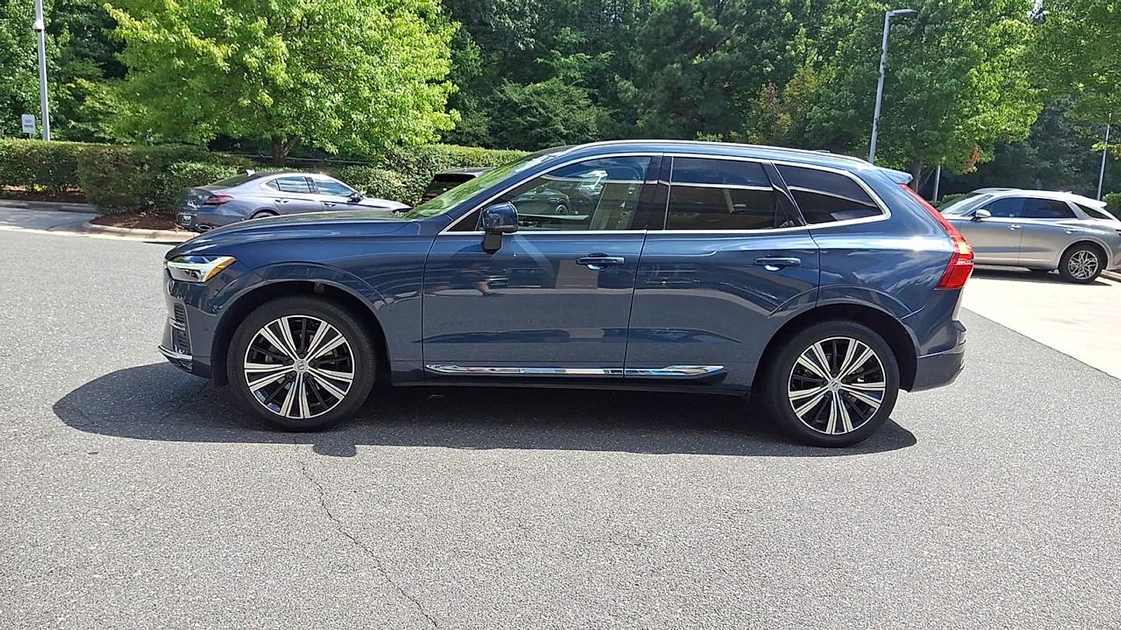 2022 Volvo XC60 B5 Inscription