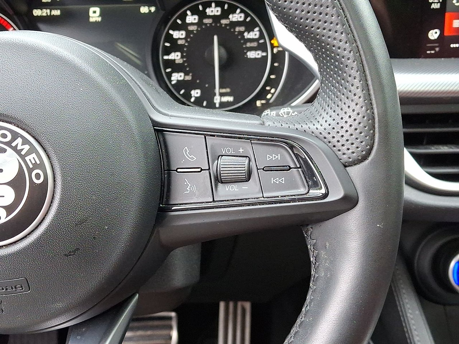 2023 Alfa Romeo Stelvio Veloce AWD