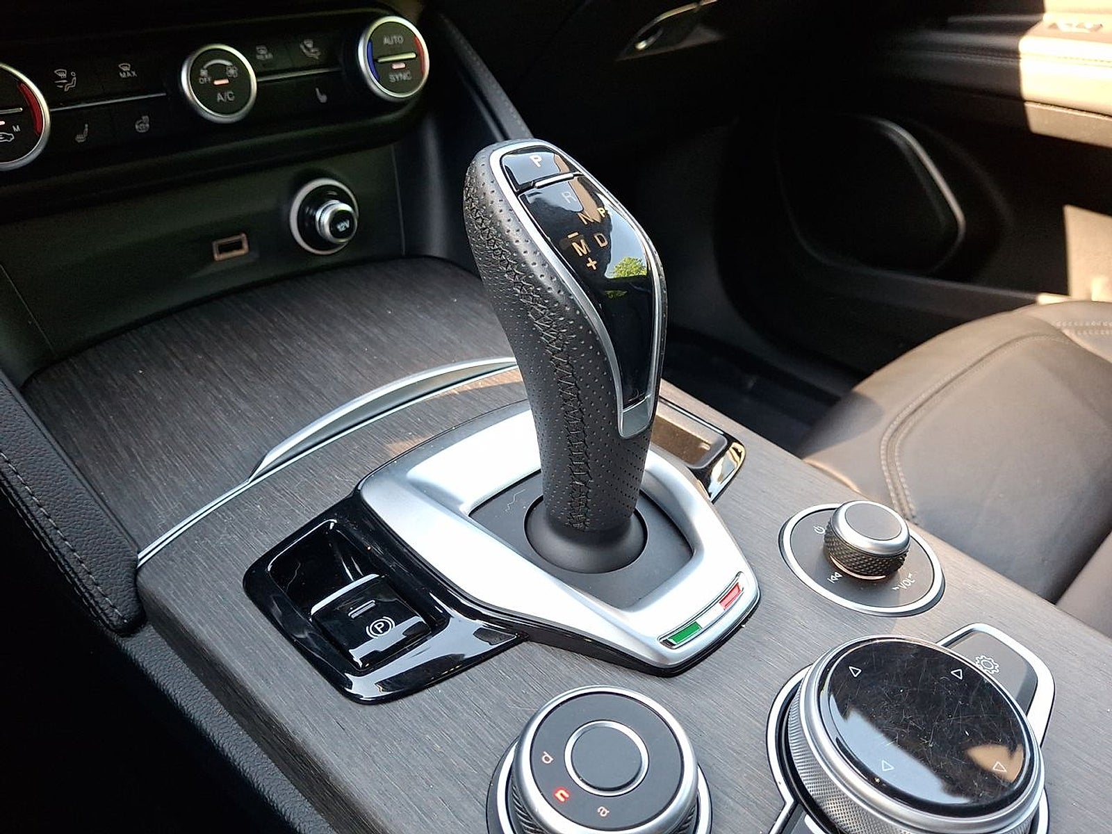 2023 Alfa Romeo Stelvio Ti AWD