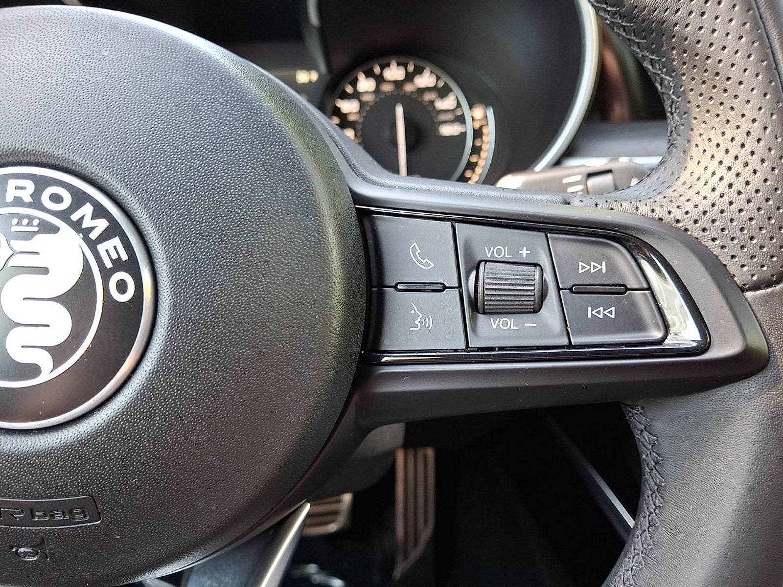 2023 Alfa Romeo Stelvio Ti AWD