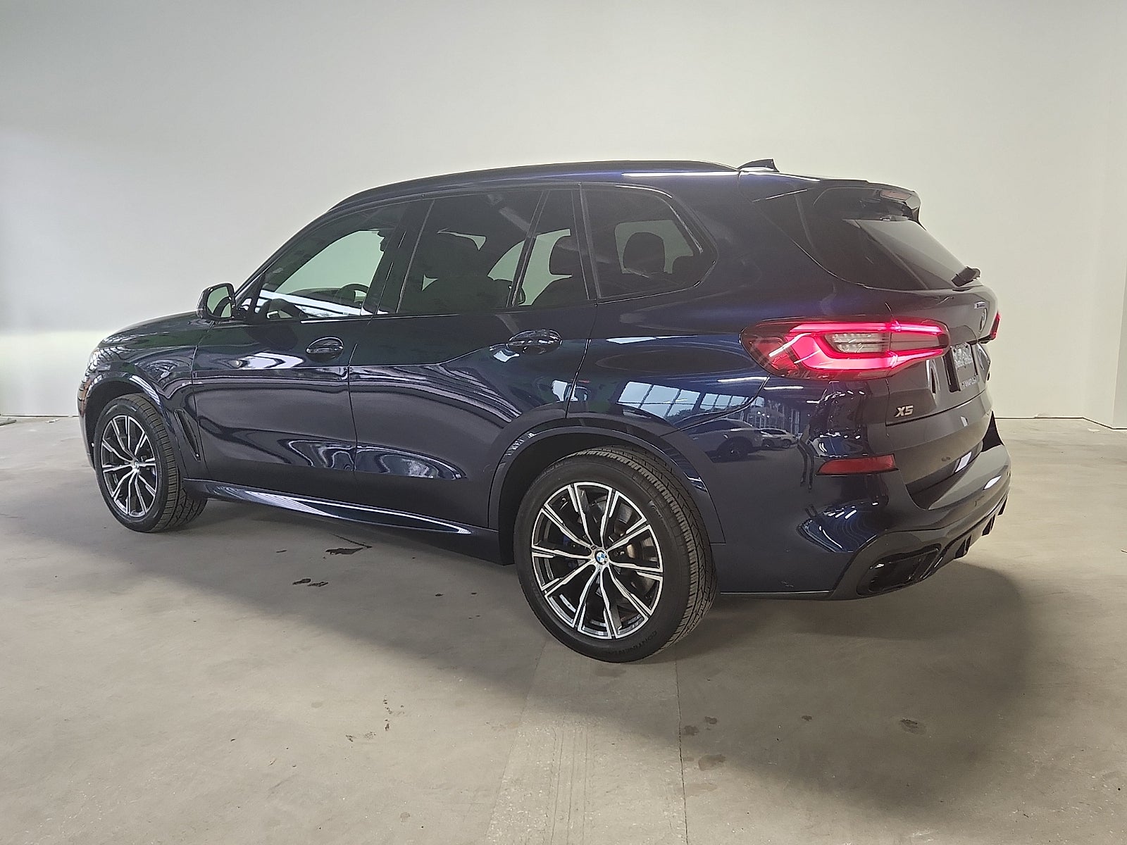 2022 BMW X5 M50i