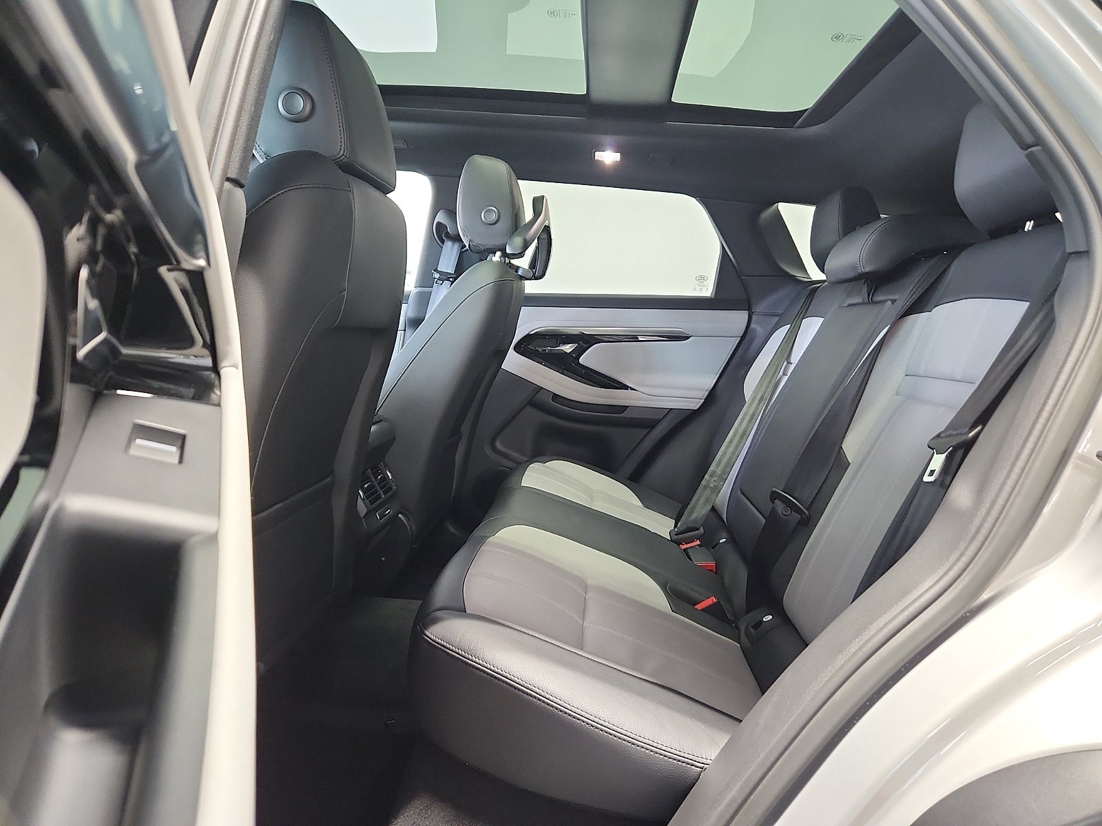 2023 Land Rover Range Rover Evoque R-Dynamic SE