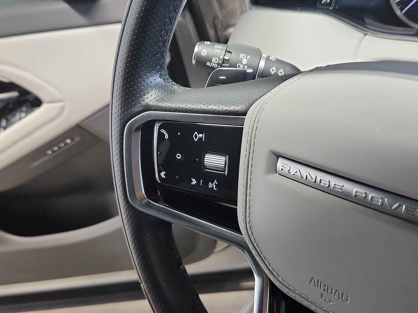 2023 Land Rover Range Rover Evoque R-Dynamic SE