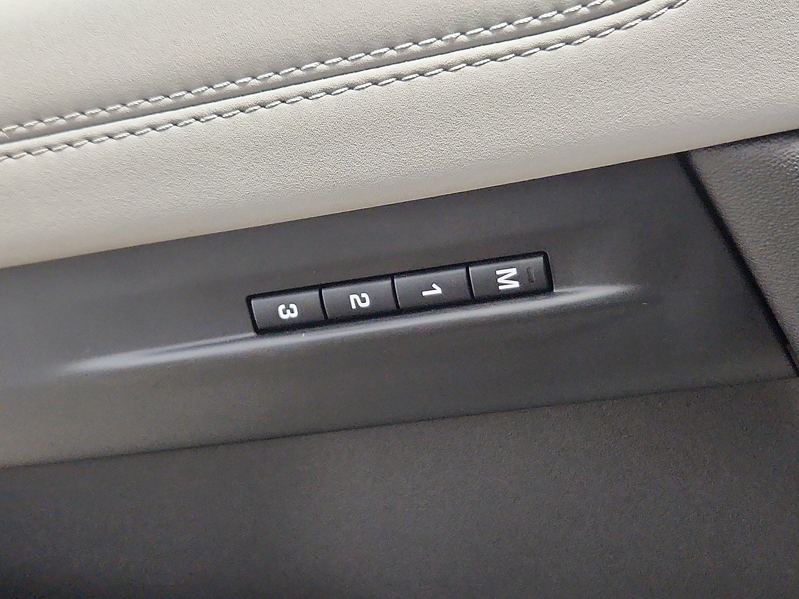 2023 Land Rover Range Rover Evoque R-Dynamic SE