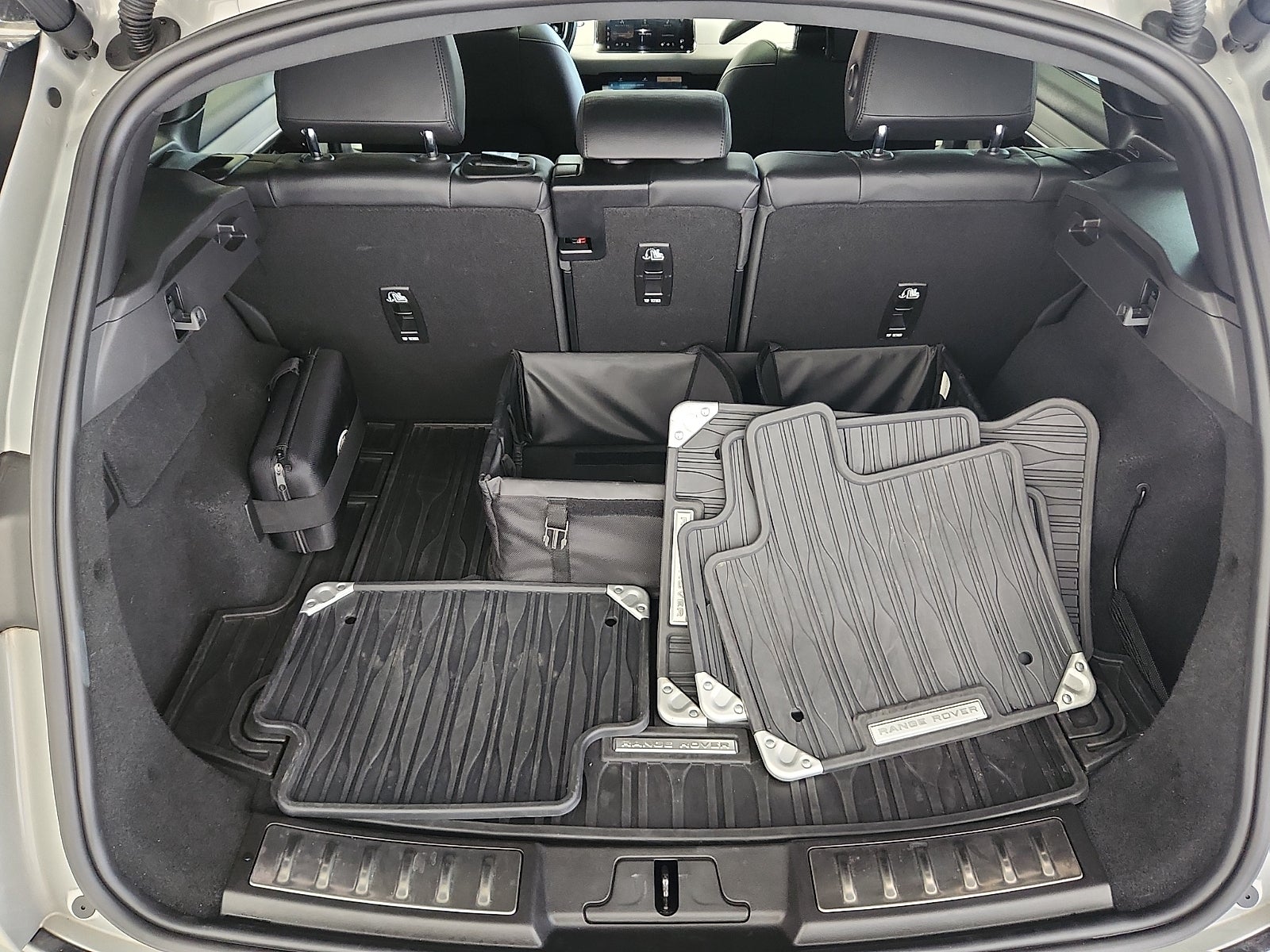 2023 Land Rover Range Rover Evoque R-Dynamic SE