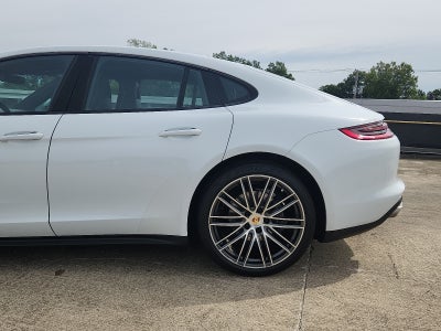 2019 Porsche Panamera 4