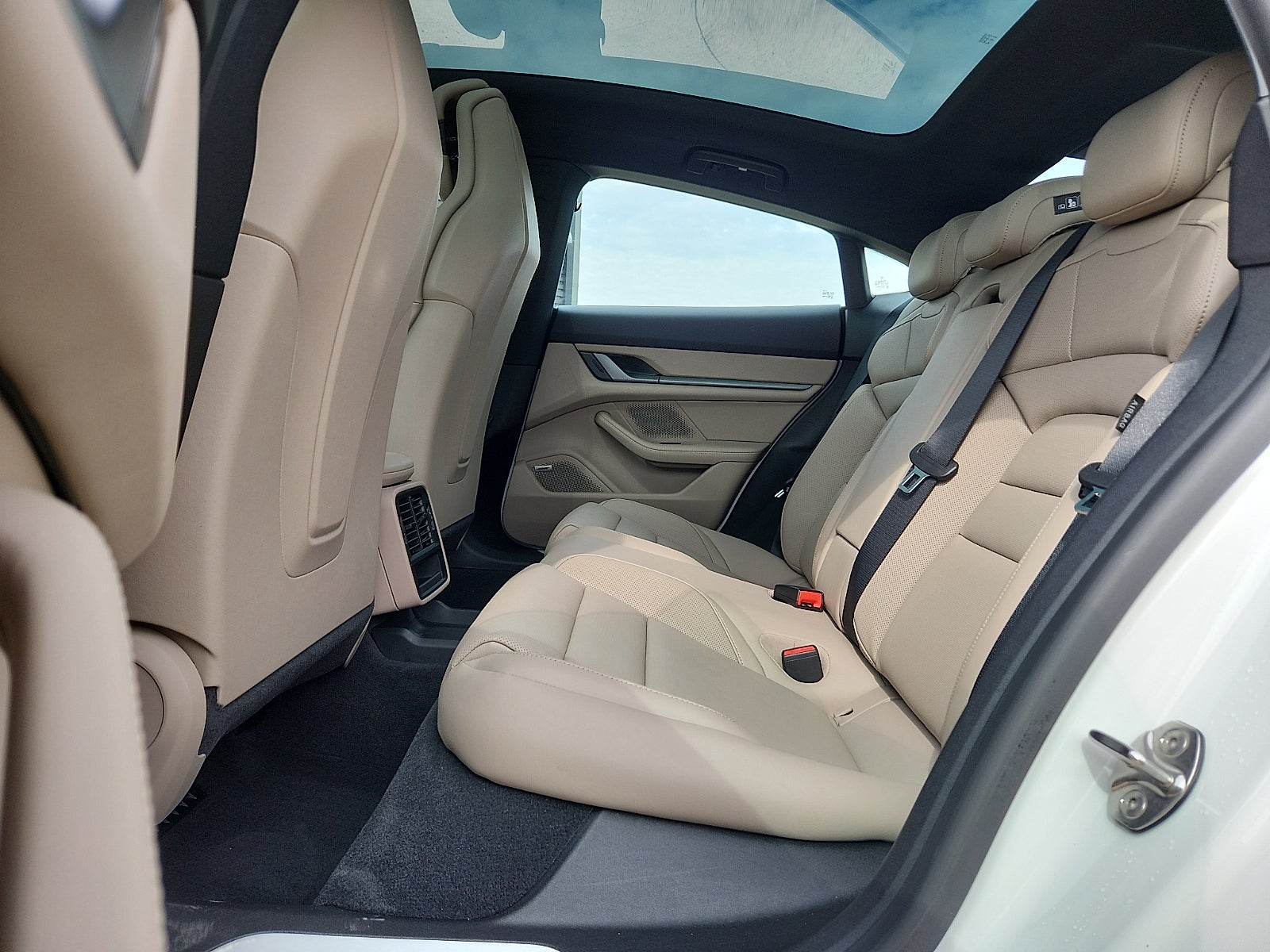 2025 Porsche Taycan RWD